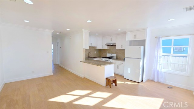 Detail Gallery Image 2 of 18 For 1138 1140 N Park Ave, Pomona,  CA 91768 - 2 Beds | 2 Baths