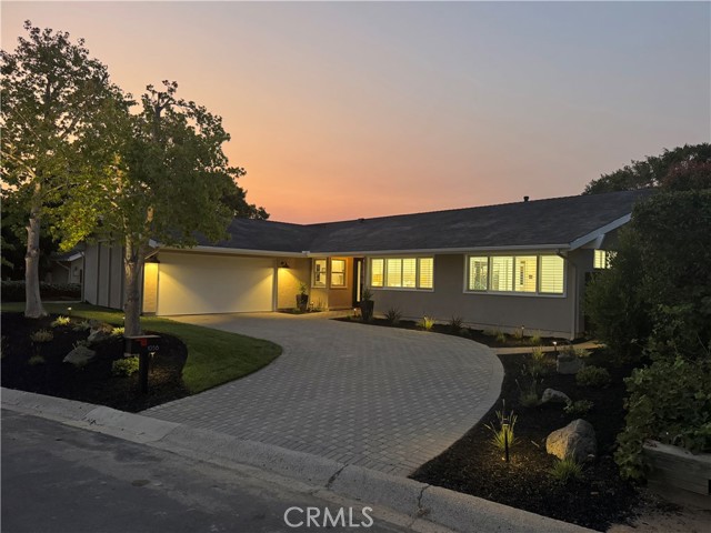 1056 Madison Place, Laguna Beach CA: https://media.crmls.org/medias/e3484b1c-7eaa-4fa7-86bf-8769dafde9ca.jpg