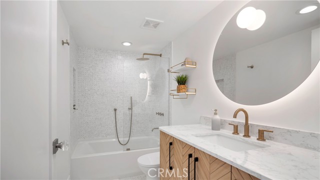 Detail Gallery Image 17 of 18 For 1351 1/2 Seward, Los Angeles,  CA 90028 - 2 Beds | 2 Baths