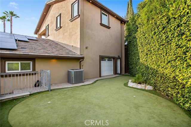 22571 Canyon Lake N Drive, Canyon Lake CA: https://media.crmls.org/medias/e34933ef-e5ff-4fec-9727-344803143529.jpg