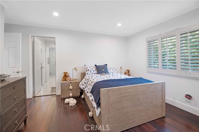 3514 Three Springs Drive, Westlake Village CA: https://media.crmls.org/medias/e349f604-b82d-4f24-ac65-3e0b0b3683bb.jpg