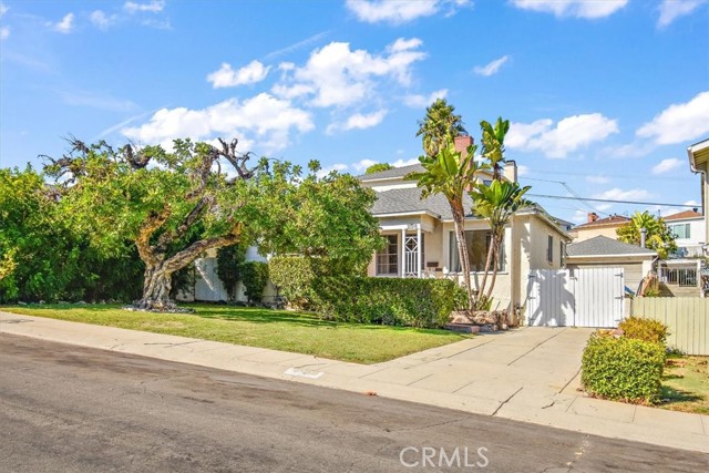 Detail Gallery Image 34 of 36 For 6027 W 76th St, Los Angeles,  CA 90045 - 4 Beds | 3 Baths