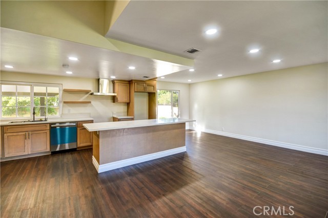 Detail Gallery Image 3 of 21 For 913 Bristol, San Dimas,  CA 91773 - 4 Beds | 2/1 Baths
