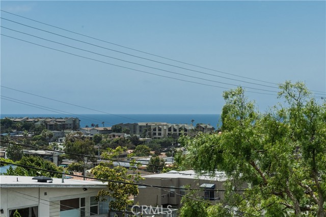 68 E F Street, Encinitas CA: https://media.crmls.org/medias/e34b5ee3-a12c-495e-ac63-bbbd8e5e6d8a.jpg