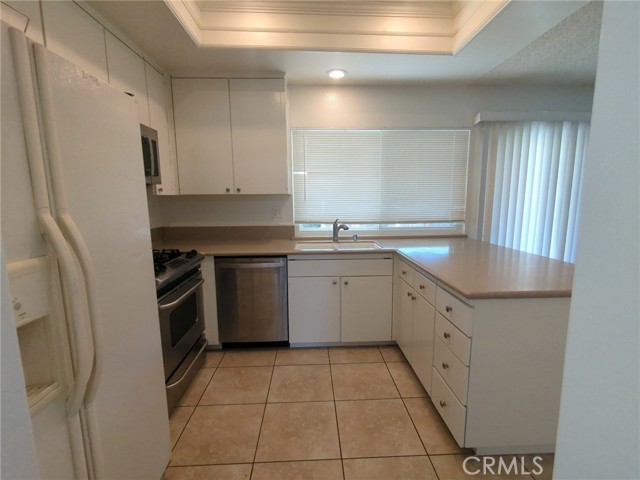 270 W Campus View Drive, Riverside CA: https://media.crmls.org/medias/e34b7228-2518-4c5a-9b05-e09a02319401.jpg