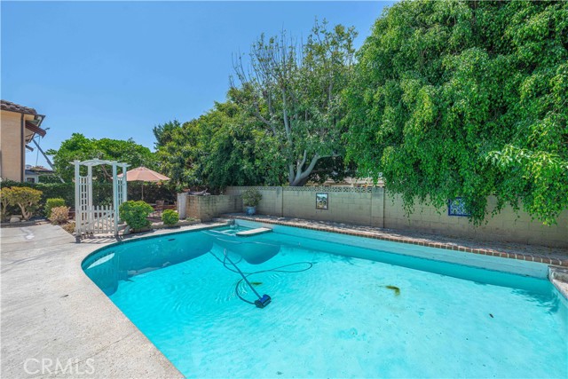 5212 Chablis Circle, Irvine CA: https://media.crmls.org/medias/e34b7b56-6bce-41a0-837e-e7a698eeaa4b.jpg