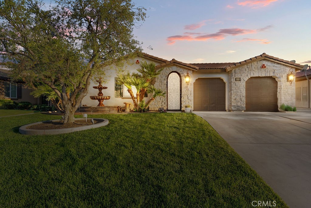 5801 S Moonstone Peak Drive
