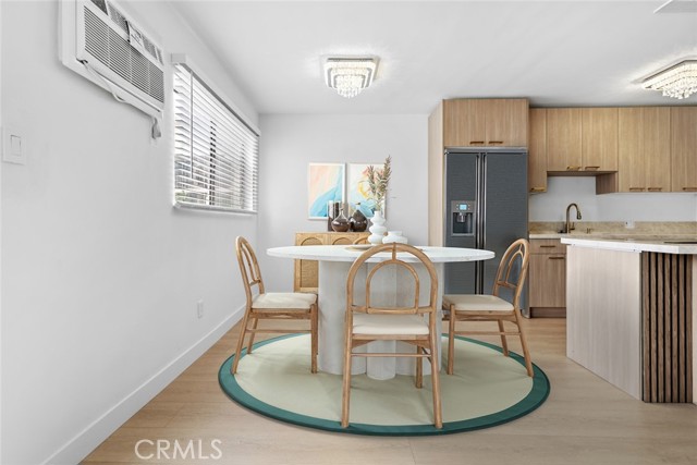 960 Larrabee Street, West Hollywood CA: https://media.crmls.org/medias/e34d0339-f5a0-4e0e-bcdd-423639302d7b.jpg