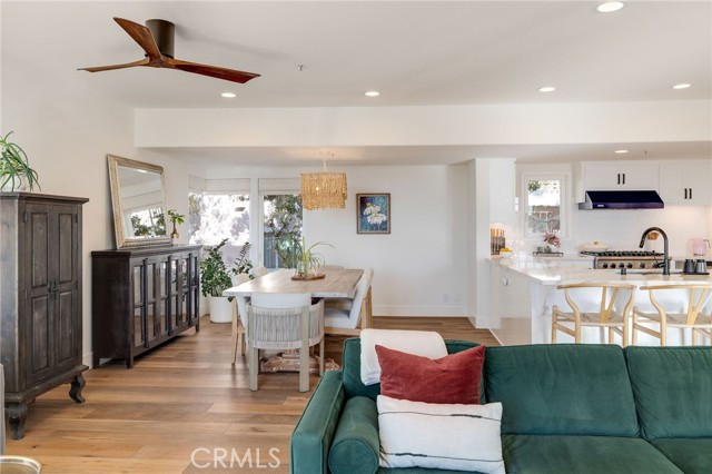 Detail Gallery Image 12 of 38 For 647 2nd, Hermosa Beach,  CA 90254 - 3 Beds | 2/1 Baths