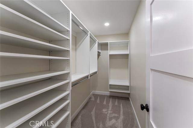 5010 Elmwood Avenue, Los Angeles CA: https://media.crmls.org/medias/e34d4b39-e8dc-4840-ab55-c3b797593f3f.jpg