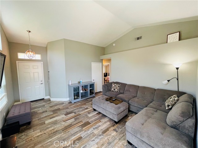 Detail Gallery Image 7 of 38 For 31926 Calle Novelda, Temecula,  CA 92592 - 3 Beds | 2 Baths