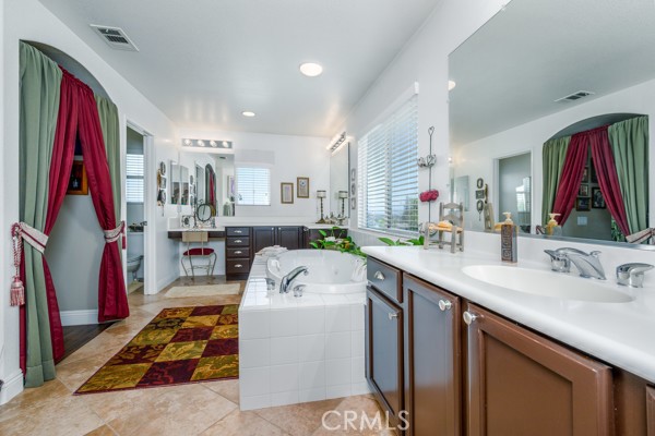 5 Ponte Brava, Lake Elsinore CA: https://media.crmls.org/medias/e34e344b-cf61-4518-934b-b44ae2c942bc.jpg