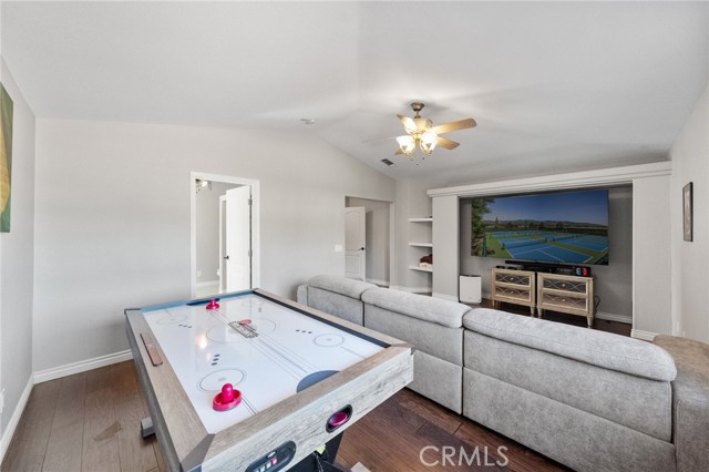 40493 Calle Katerine, Temecula CA: https://media.crmls.org/medias/e34e92f0-4cf1-4b20-b1da-f67e3b900e7e.jpg
