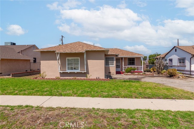 10935 Nassau Avenue, Sunland CA: https://media.crmls.org/medias/e3502029-3c83-4352-80ee-5e51cd1cad97.jpg