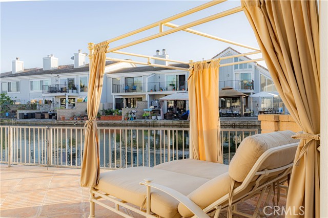Detail Gallery Image 9 of 39 For 3436 Bravata Dr, Huntington Beach,  CA 92649 - 4 Beds | 3 Baths