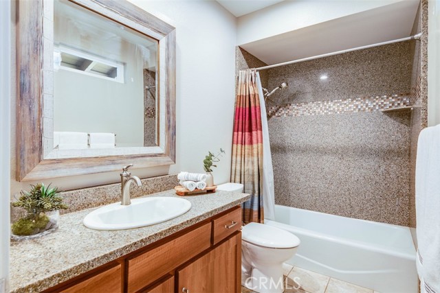 2nd bedroom ensuite FULL bathroom