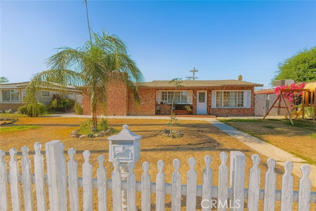 Detail Gallery Image 1 of 40 For 1320 White Ln, Bakersfield,  CA 93307 - 4 Beds | 2 Baths