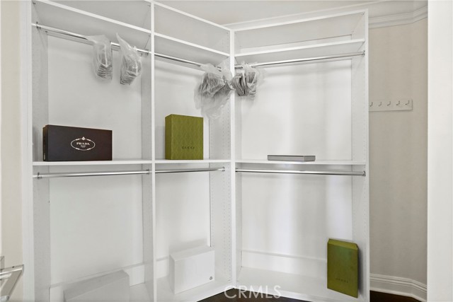 13320 Mulholland Drive, Beverly Hills CA: https://media.crmls.org/medias/e350a047-27df-449b-a167-5f4533e8f7df.jpg