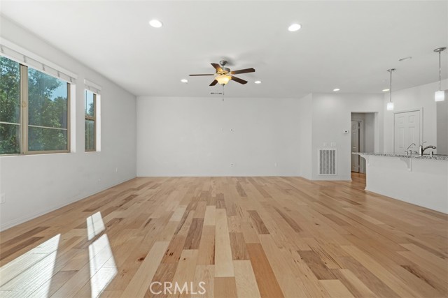 Detail Gallery Image 14 of 34 For 1370 Clementine Way, Fullerton,  CA 92833 - 3 Beds | 3 Baths