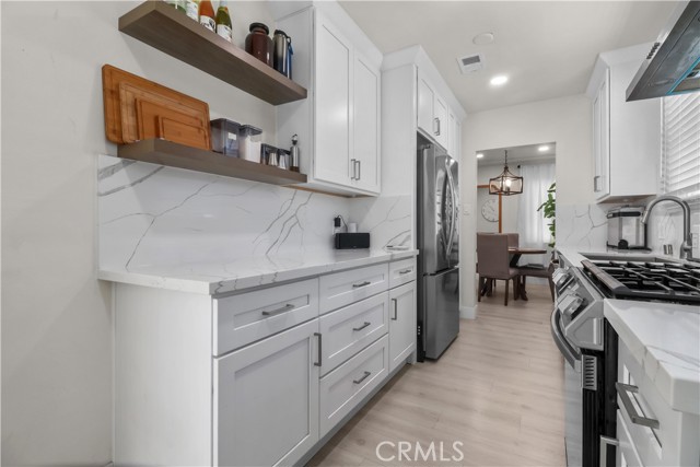 Detail Gallery Image 5 of 25 For 200 E Barclay St, Long Beach,  CA 90805 - 3 Beds | 1 Baths