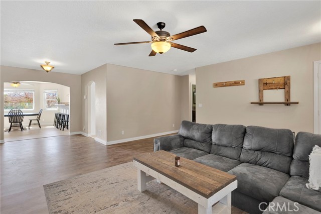 Detail Gallery Image 12 of 57 For 16783 Mission, Hesperia,  CA 92345 - 4 Beds | 3 Baths