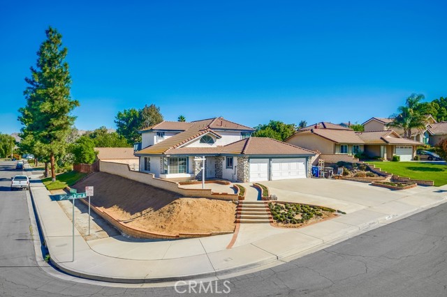 Detail Gallery Image 2 of 36 For 6950 Southridge Dr, Riverside,  CA 92506 - 4 Beds | 3 Baths