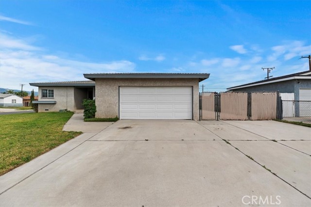 Detail Gallery Image 4 of 48 For 333 S Pampas, Rialto,  CA 92376 - 4 Beds | 2 Baths