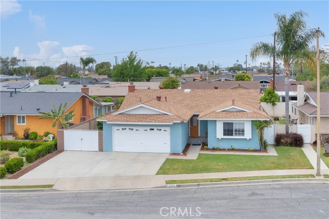 8381 E Hendrie Street, Long Beach CA: https://media.crmls.org/medias/e352f633-e669-44d4-9a9a-81151e6a1ac3.jpg