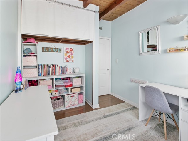 236 W Mariposa, San Clemente CA: https://media.crmls.org/medias/e35420c9-dc0e-4e30-be4f-59a67cade042.jpg