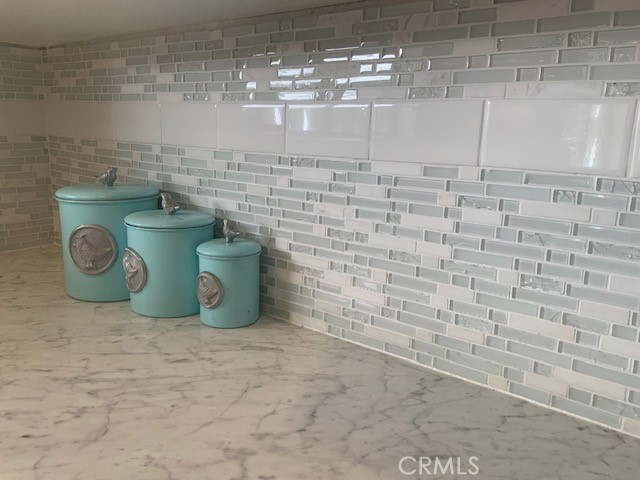 https://media.crmls.org/medias/e3543932-8cdf-4383-8db0-3ae1fd17fb10.jpg?preset=X-Large