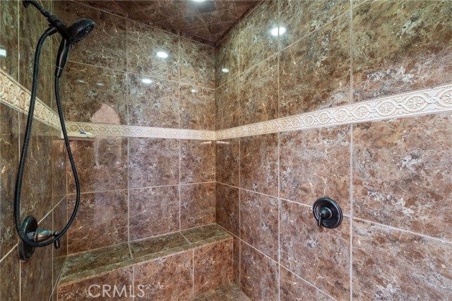 38792 Comanche Point Road, Arvin CA: https://media.crmls.org/medias/e354656b-f77f-46da-b63f-2be926c042d4.jpg