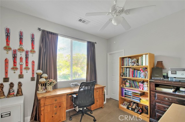 8758 Aspen Court, Riverside CA: https://media.crmls.org/medias/e354f2e7-f633-4adc-ad04-7f03437e35c2.jpg