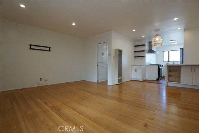 Detail Gallery Image 2 of 26 For 2105 E Ocean #19,  Long Beach,  CA 90803 - 1 Beds | 1 Baths