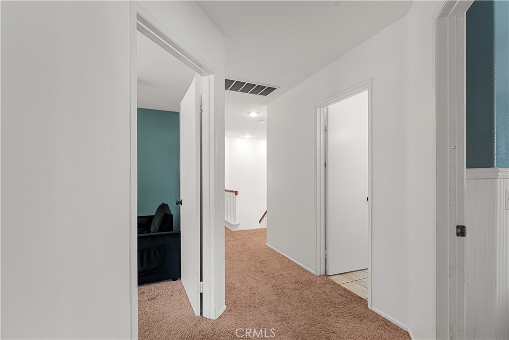 https://media.crmls.org/medias/e355685d-f244-482d-9bc5-e27ec92700d5.jpg?preset=X-Large