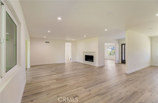 11200 Jellico Avenue, Granada Hills CA: https://media.crmls.org/medias/e355c403-1f67-4d91-9e55-60cb07d1d591.jpg