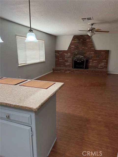 Detail Gallery Image 6 of 21 For 14040 Hopi Rd, Apple Valley,  CA 92307 - 3 Beds | 2 Baths