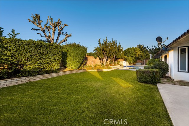 Detail Gallery Image 44 of 49 For 19001 Castlegate Ln, North Tustin,  CA 92705 - 4 Beds | 3/1 Baths