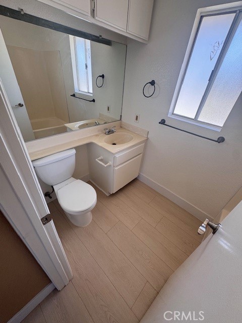 Detail Gallery Image 3 of 22 For 3635 Oak Creek, Ontario,  CA 91761 - 2 Beds | 2 Baths