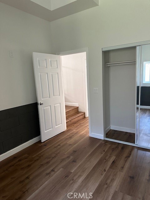 5507 S Manhattan Place, Los Angeles CA: https://media.crmls.org/medias/e356ab73-89f2-44df-860b-709f72bc4a9a.jpg