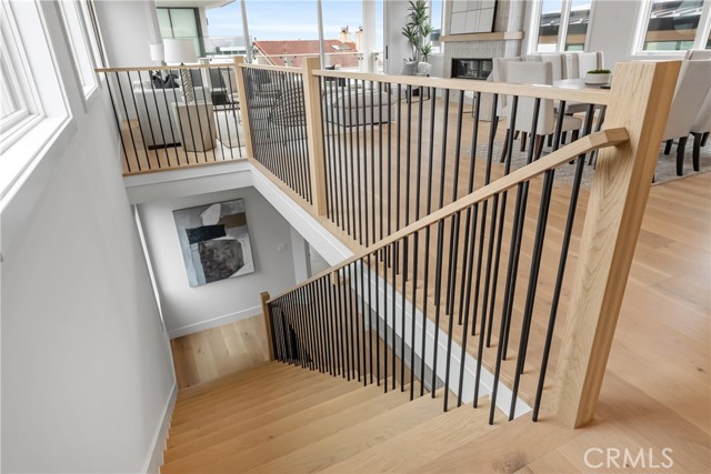 Detail Gallery Image 11 of 50 For 229 25th St, Manhattan Beach,  CA 90266 - 5 Beds | 5/2 Baths