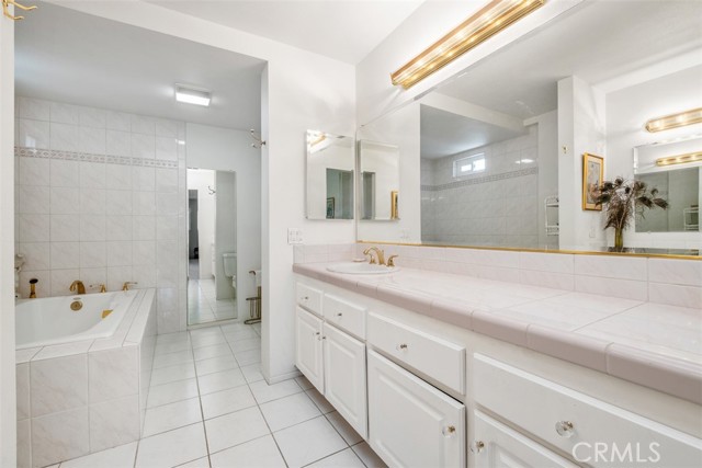 Detail Gallery Image 10 of 34 For 2388 W via Mariposa 3e,  Laguna Woods,  CA 92637 - 3 Beds | 2 Baths