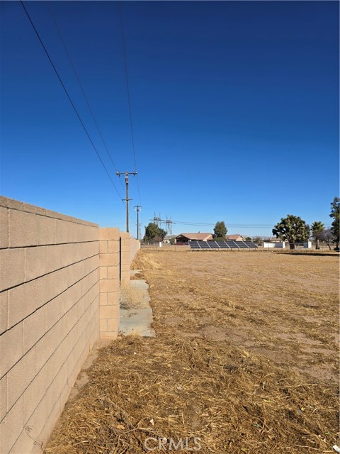 Detail Gallery Image 15 of 36 For 12940 Jenny St, Oak Hills,  CA 92344 - 5 Beds | 3/1 Baths