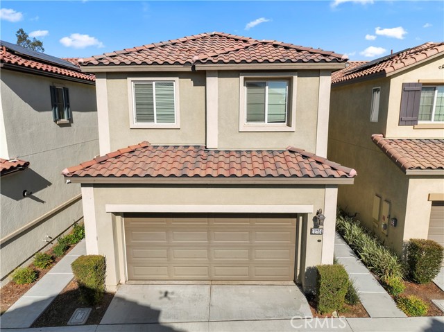 Detail Gallery Image 2 of 38 For 12704 Ironstone, Moreno Valley,  CA 92555 - 4 Beds | 2/1 Baths