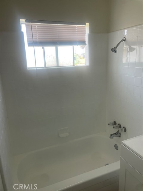 1928 W 145, Gardena CA: https://media.crmls.org/medias/e358eb90-d165-4419-8f87-58709fe223d8.jpg