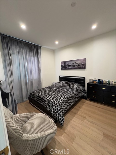 Detail Gallery Image 4 of 7 For 15857 Stare St, North Hills,  CA 91343 - 2 Beds | 2 Baths