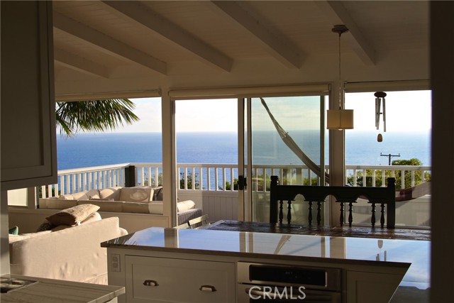 Detail Gallery Image 6 of 24 For 31902 Sunset Ave, Laguna Beach,  CA 92651 - 2 Beds | 2 Baths
