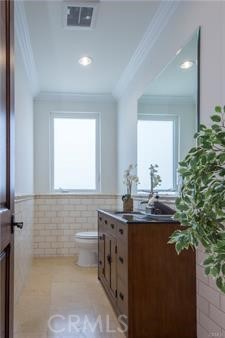 13045 Greenleaf Street, Studio City CA: https://media.crmls.org/medias/e35a4749-68cc-4902-afde-e9500ea4d425.jpg