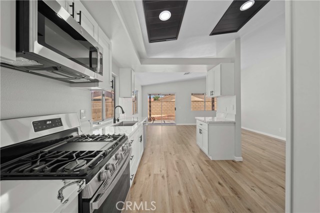 Detail Gallery Image 6 of 30 For 43906 Broadwater Ave, Lancaster,  CA 93535 - 3 Beds | 2 Baths