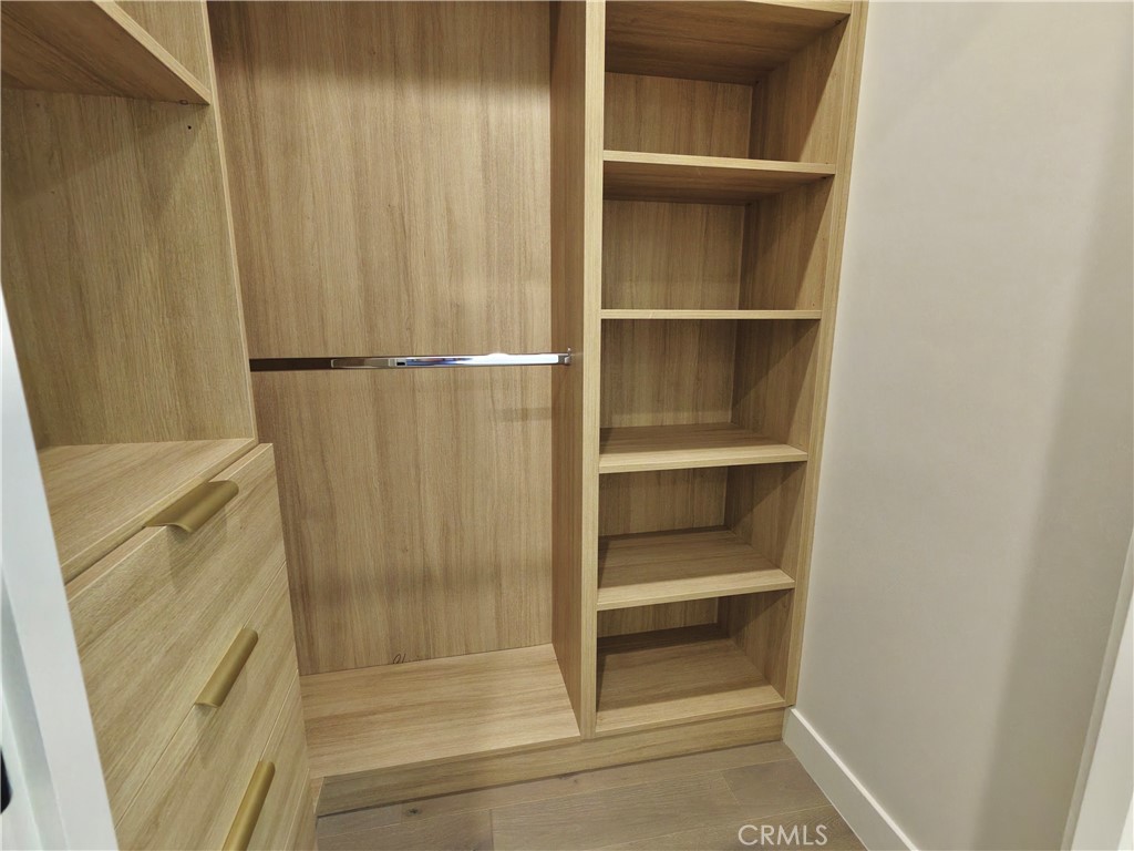 https://media.crmls.org/medias/e35b0b60-cb80-42d5-9df9-996773a89149.jpg?preset=X-Large