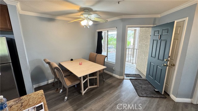 Detail Gallery Image 5 of 13 For 1980 Las Colinas Cir #208,  Corona,  CA 92879 - 2 Beds | 2 Baths